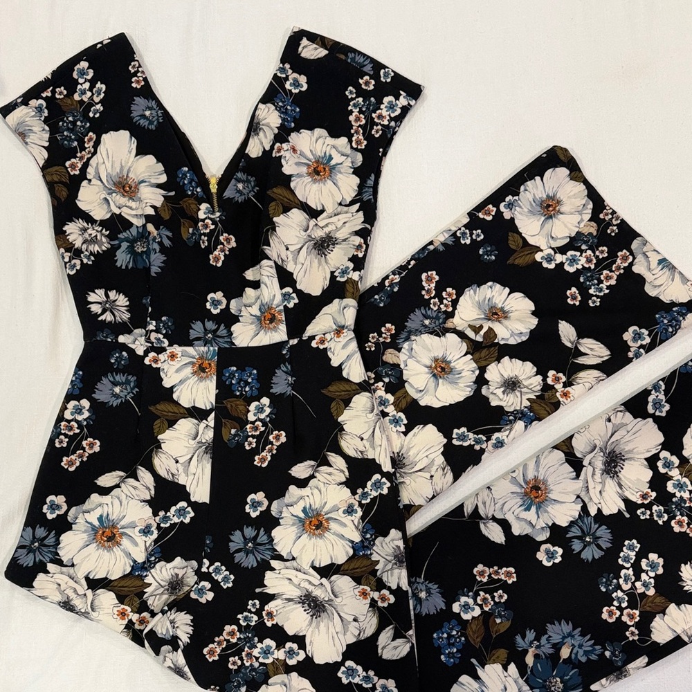 NWT Gianni Bini Floral Jumpsuit 🌼